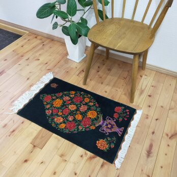 ペルシャ絨毯 イラン産 クム シルク タバタバイ工房 玄関マット 73x45cm　バラ 花柄 グリーン ゴールドの画像