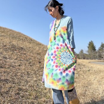 タイダイ染め　ロングワンピース　薄水色（うすみずいろ）　華やかなで大きな大曼荼羅 HD22-15