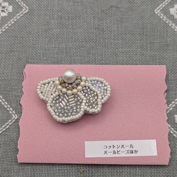 ブローチ〜ビーズ刺繍の画像