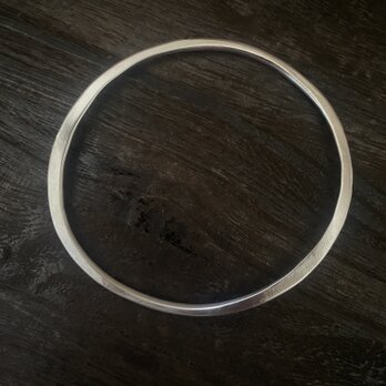 silver bangle Lの画像