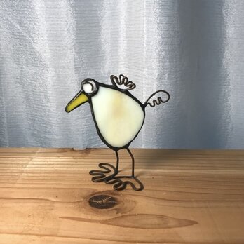 自立する「個性的な鳥さん」の画像