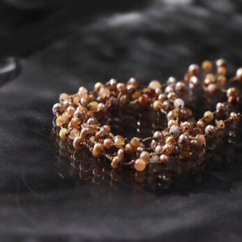 石とパールの実りのラリエット