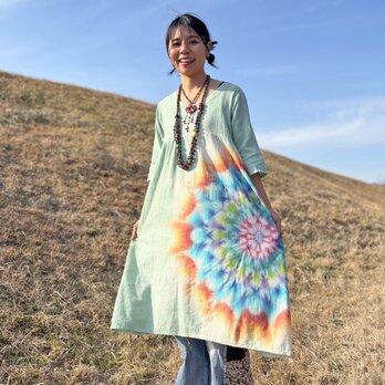 タイダイ染め　ロングワンピース　Hippies Dye最新作　 優しく淡い緑色に華やかな大曼荼羅 HD22-21