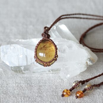 【天然琥珀】シンプルな首飾り✩✩ブルーアンバー【マクラメ】