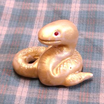 干支のへび　陶器のへび　へびの置物　かわいいへび　巳　蛇　巳の置物の画像