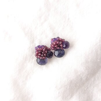 【天然石刺繍／ピアス 】Rhodolite Garnet × Amethyst × Iolite Earringsの画像