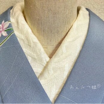 綿の刺繍半衿 変わり格子の画像