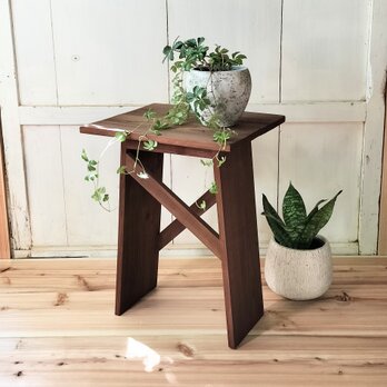 シンプルなプリミティブミニテーブル (観葉植物 花台 スツール)の画像