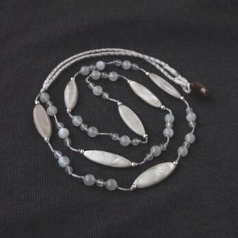 Gray Long Necklace（シェル×ムーンストーン）の画像