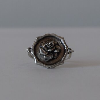 Rose Charm Ringの画像