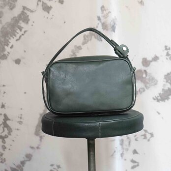 NUME－GREEN・２WAY機能ポシェットLサイズ◎内装キーホルダー付き：ポケット機能充実していますの画像
