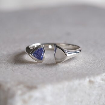tanzanite triangle ring 　天然石タンザナイト　三角　シルバーリング　silver925　パープルブルーの画像