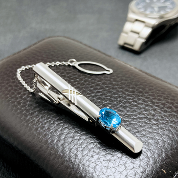 ラス1 8×6 紺碧 ブルートパーズ/青黄玉  シルバー 天然石ネクタイピン - scratchの画像