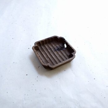 入隅 豆我谷盆 栗 9×9×2cm 栗渋染めの画像