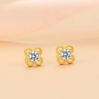 ピアス クローバー 四つ葉 花 フラワー 小さめ 透かしの画像