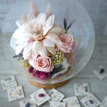 ピンクガーベラとローズの誕生月の天然石  Flower domeのコピーの画像