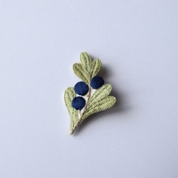 ［受注制作］オリーブの刺繡ブローチの画像