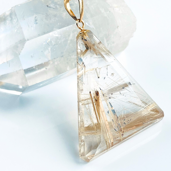 ラス1 30mm アシンメトリー ルチルクォーツ/金針水晶  K18 K18GP 天然石ネックレス - 琴線の画像