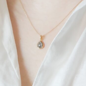 ナチュラルダイヤモンドのネックレス 　K10　gray pear shapeの画像