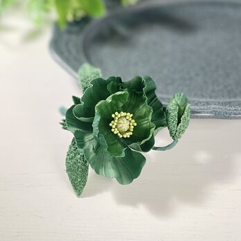 布花　グリーン好きな人が嬉しい、神秘的なグリーンポピーのコサージュの画像