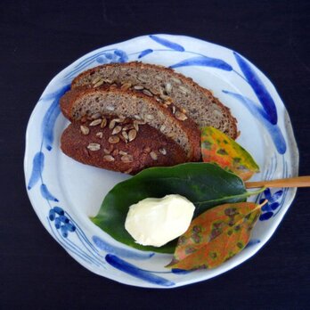 定番．染め付け「麦」のリム皿の画像