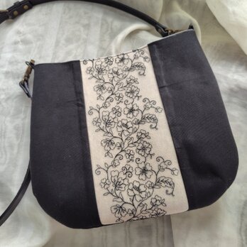 刺繍チュールレース*ショルダーバッグ*黒