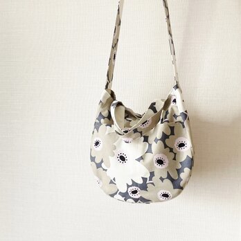 2WAYショルダーバッグ ラウンド型 グレー×アイボリー北欧風フラワー*外ポケット A4