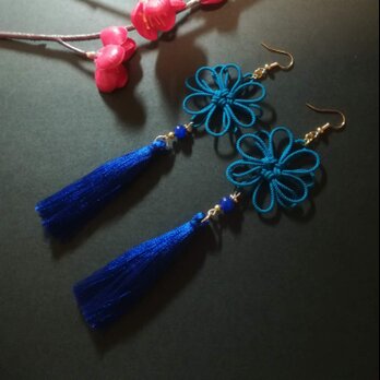 【和風】八重菊結びとタッセルのピアス（イヤリング）（青）【チャイナ】【中華風】【成人式】【着物】【浴衣】【袴】【アジアン】の画像