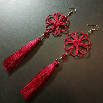 【和風】八重菊結びとタッセルのピアス（イヤリング）（赤）【チャイナ】【中華風】【成人式】【着物】【浴衣】【袴】【アジアン】の画像