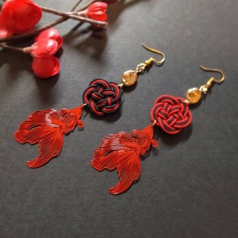 【和風】梅結びと金魚のピアス（イヤリング）（色オーダー可）【成人式】【着物】【浴衣】【袴】【和ゴス】【和ロリ】の画像