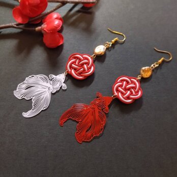 【和風】梅結びと金魚のピアス（イヤリング）（色オーダー可）【成人式】【着物】【浴衣】【袴】【和ゴス】【和ロリ】の画像