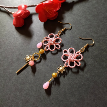 【和風】飾り結びとお花のピアス（イヤリング）（薄ピンク）【成人式】【着物】【浴衣】【袴】【中華風】【チャイナ】の画像
