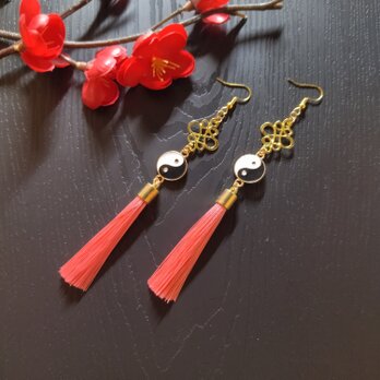 陰陽とタッセルのピアス（イヤリング）（ピンク）【中華風】【チャイナ】【華ロリ】【和風】【インヤン】の画像