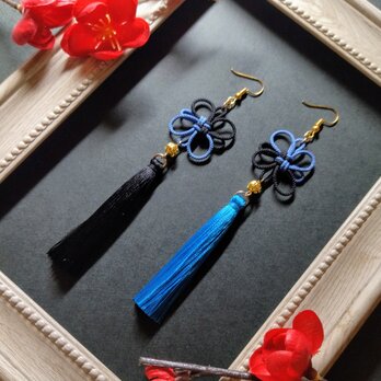 【和風】【バイカラー】吉祥結びとタッセルのピアス（イヤリング）（色オーダー可）【着物】【浴衣】【袴】【中華風】【チャイナ】の画像