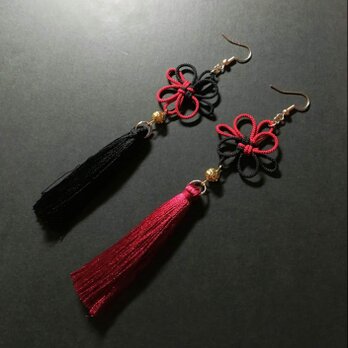 【和風】【バイカラー】吉祥結びとタッセルのピアス（イヤリング）（色オーダー可）【着物】【浴衣】【袴】【中華風】【チャイナ】の画像