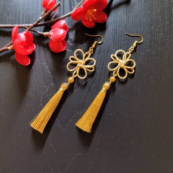【和風】吉祥結びとタッセルのピアス（イヤリング）（ゴールド）【着物】【浴衣】【袴】【中華風】【チャイナ】の画像