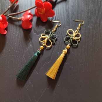【和風】吉祥結びとタッセルのピアス（イヤリング）（ゴールド×紫）【着物】【浴衣】【袴】【中華風】【チャイナ】の画像