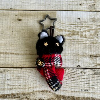 SALE！おしゃれな黒猫ちゃんバッグチャーム(クリスマスオーナメント) エコファー　ウール　星の画像