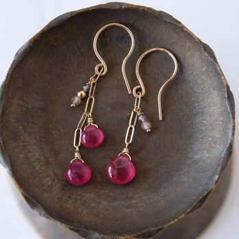 【★SALE】宝石質ルビーのアシンメトリーピアス・イヤリング変更可の画像