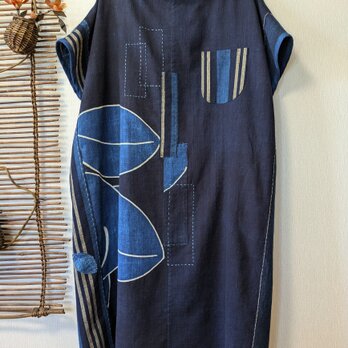 古布リメイク　家紋のロールカラー　AラインBigワンピース　襤褸　刺し子　古布　着物リメイク　ボロの画像