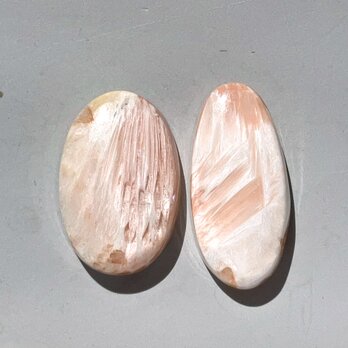 ピンクスコレサイト[126] 2PC 34Cts　天然石 ／ ルース ／カボションの画像
