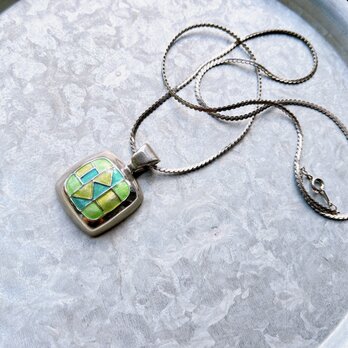 N242-ヴィンテージネックレス・U.S.A. Geometric green enamel paint pendantの画像