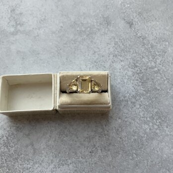 ヴィンテージ　「レモン色のクォーツ」のリングの画像