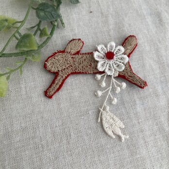 ★ ☆ ハンドメイド＊ミナペルホネン　ランランラン花レースブローチ　1点物の画像