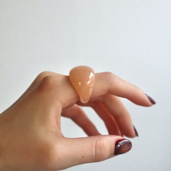 ピーチベージュ ガラス リング glass ringの画像