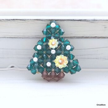クリスマスツリーの帯留め（エメラルド）の画像