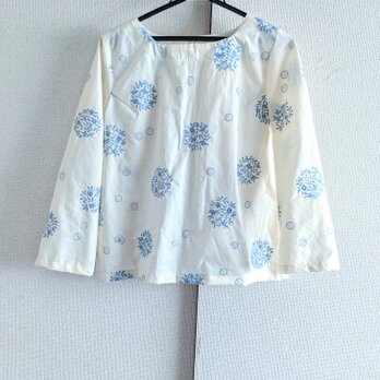 花のブラウス１３０の画像
