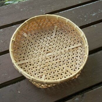 麻の葉編みザルかごの画像
