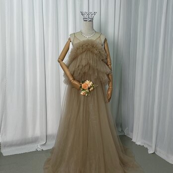キャミソール カーキ色 カラードレス ラッフルフリル エアリー感 ソフトチュール 妊婦 前撮りの画像