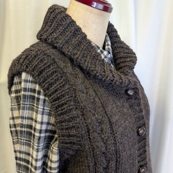 20％OFF 　ケーブル模様　ショールカラーのベスト　ケーブル模様　ヘチマ襟　縄編み　C
